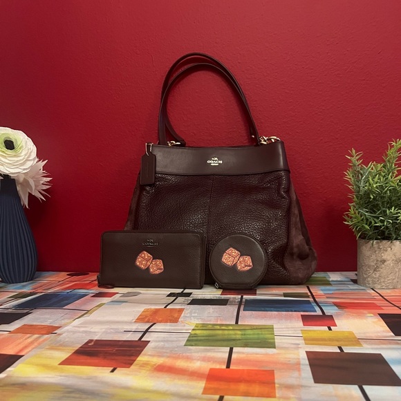 NWT Coach Set-Oxblood Lexy Bag w/ Dice Motif Wallet & Change Purse!! 🎲🎲 - Picture 1 of 10